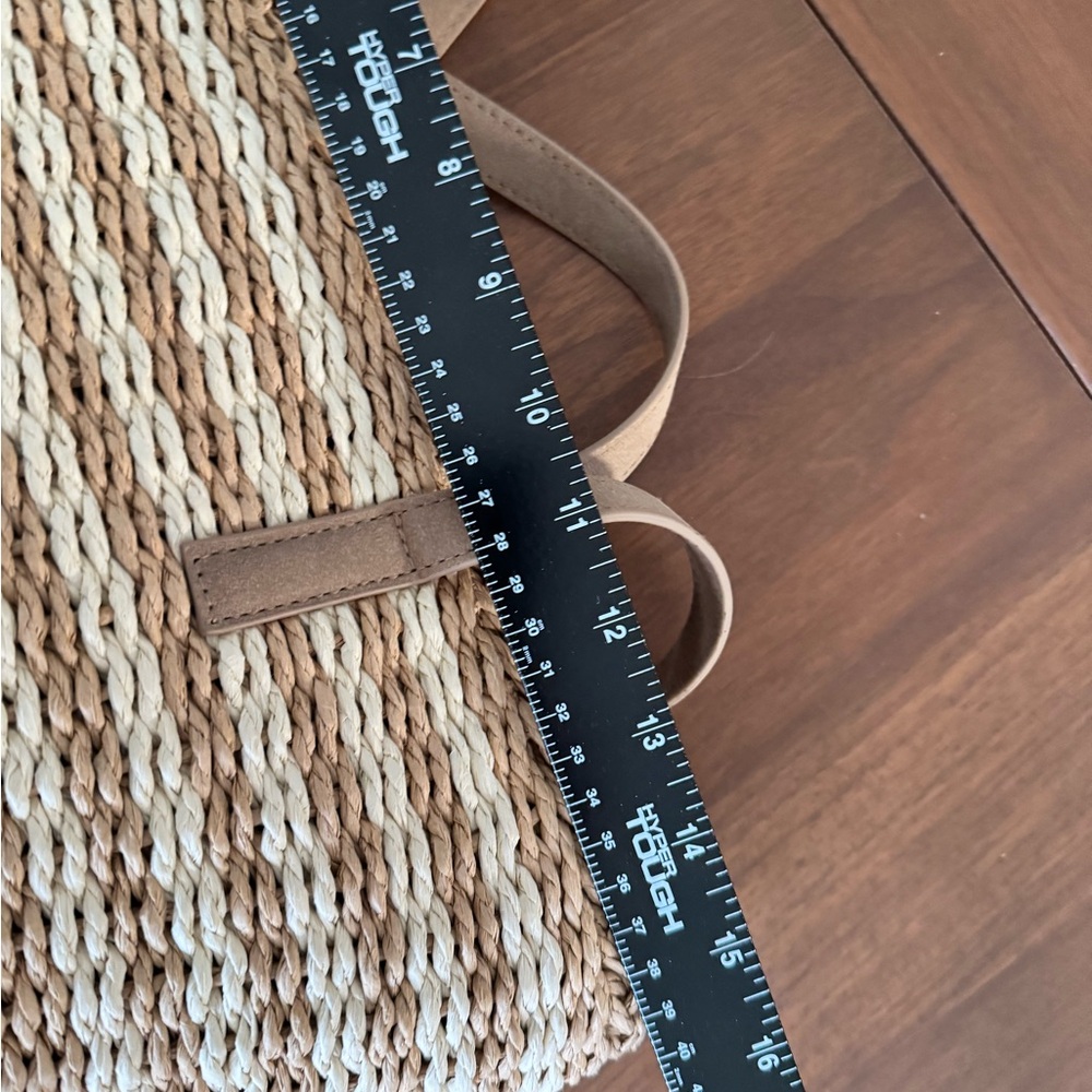 Sea & Sand woven seagrass zipped tote! Beach here you come! NWOT - Picture 5 of 9